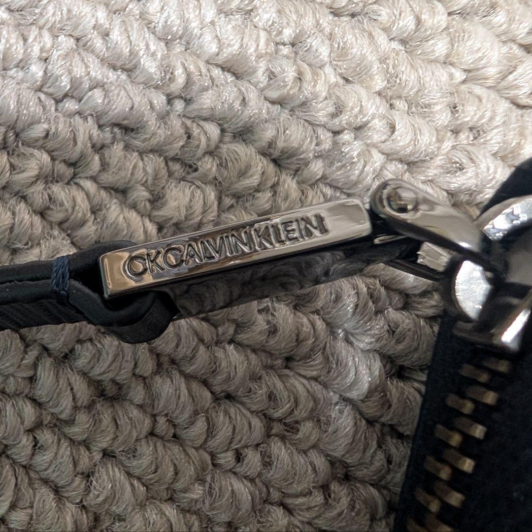 【新品未使用】CK   ネイビー 二つ折り財布