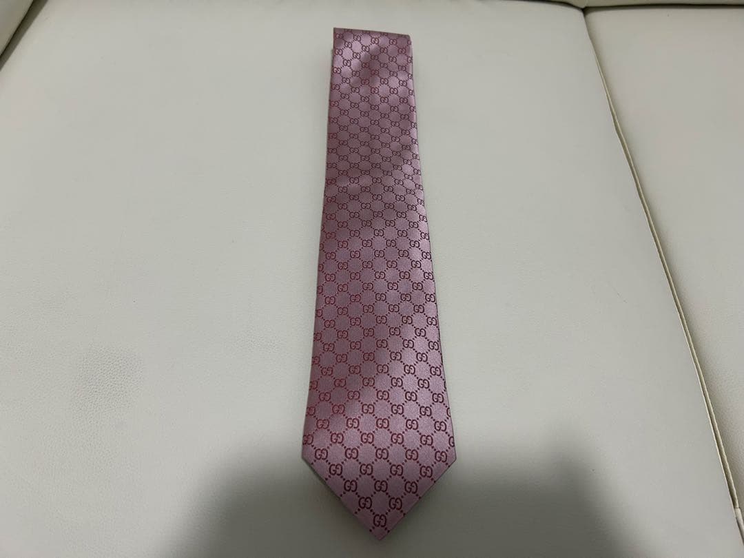 GUCCI ピンク ネクタイ 新品タグ付き（未使用超美品）