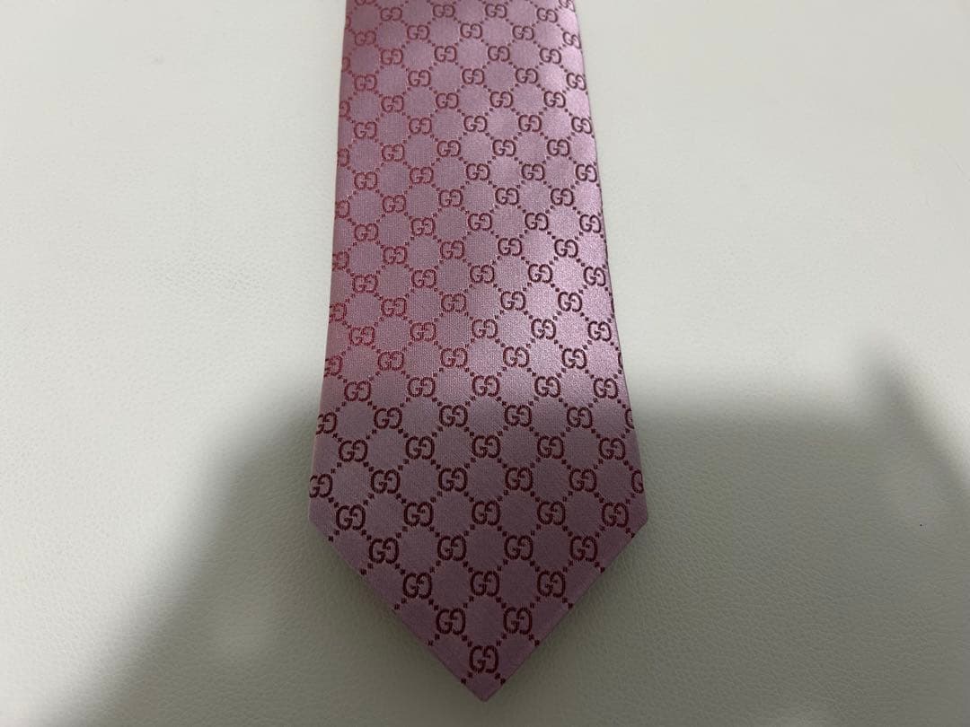 GUCCI ピンク ネクタイ 新品タグ付き（未使用超美品）