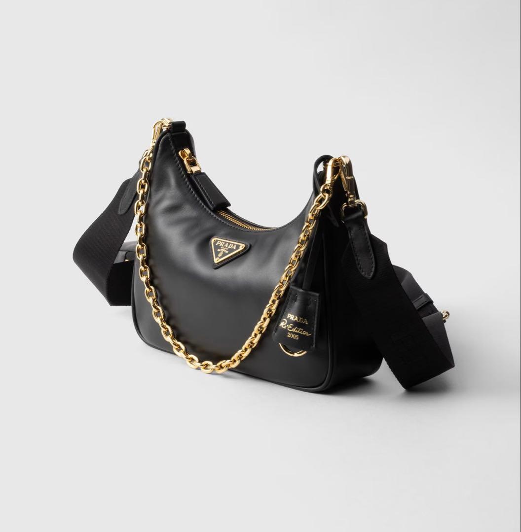 プラダ Re-Edition 2005 パデッド ナッパ レザーショルダーバッグ