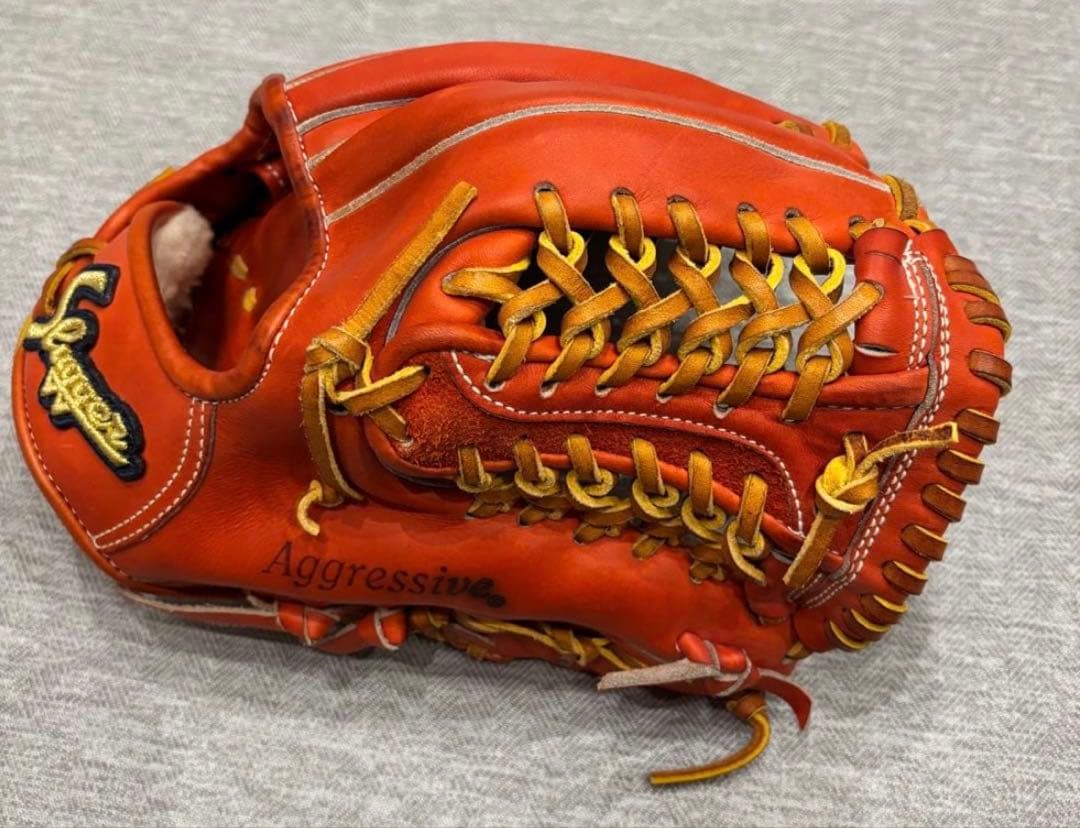 久保田スラッガー・硬式：KSG-T1・軟式用：KSN-24MU・内野手用