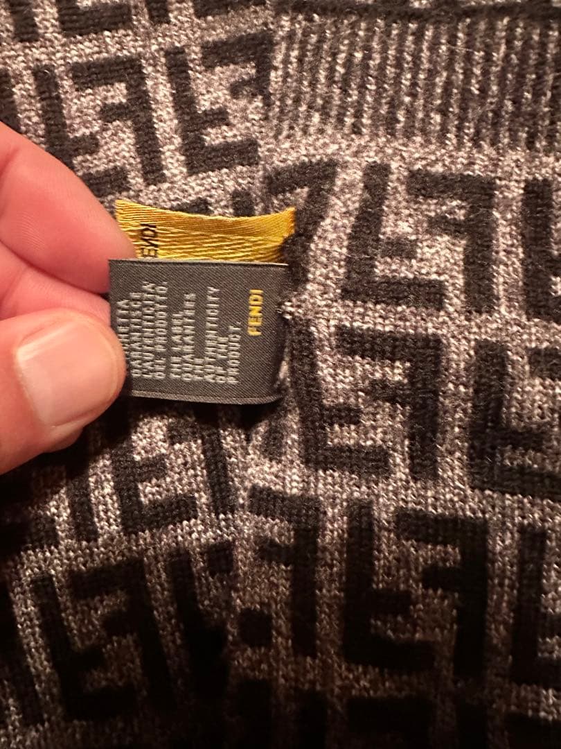 ク*タ様 FENDI マフラー