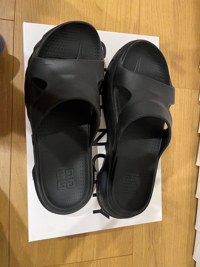 GIVENCHY マシュマロ サンダル 黒 41 箱あり
