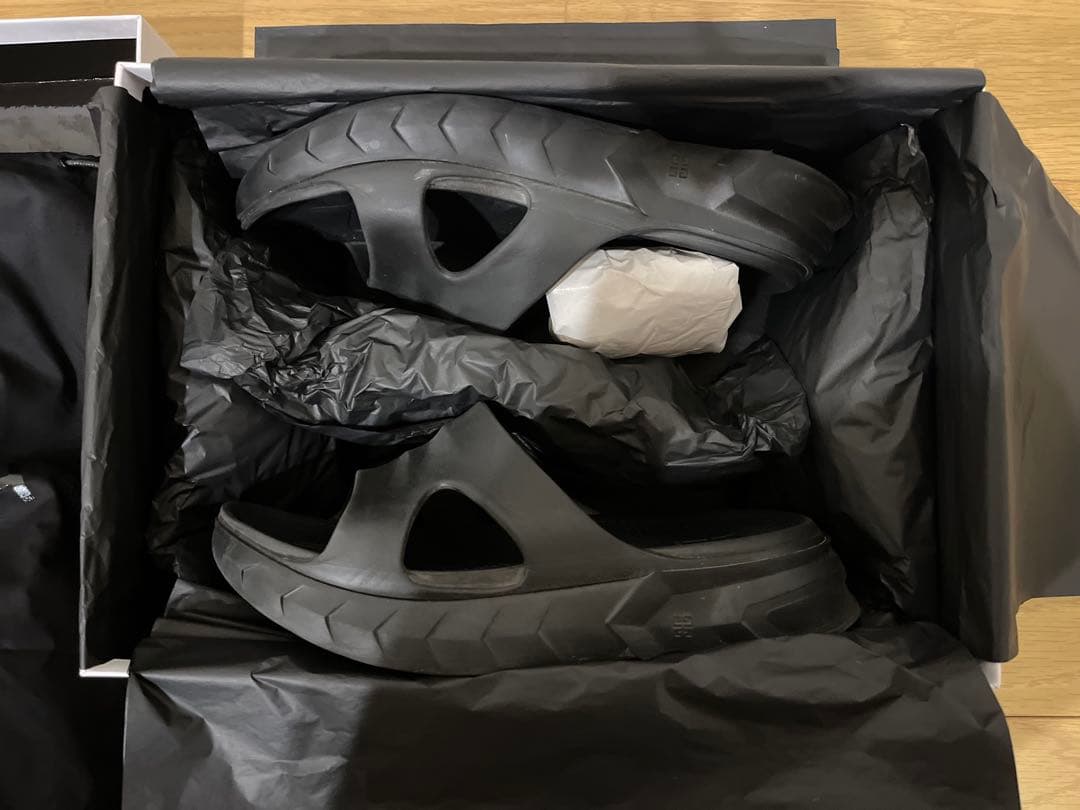 GIVENCHY マシュマロ サンダル 黒 41 箱あり
