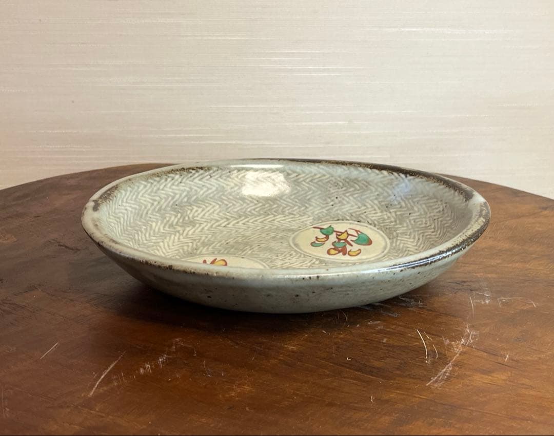 島岡達三　人間国宝　益子焼　象嵌赤絵草花文楕円皿　未使用　箱入り