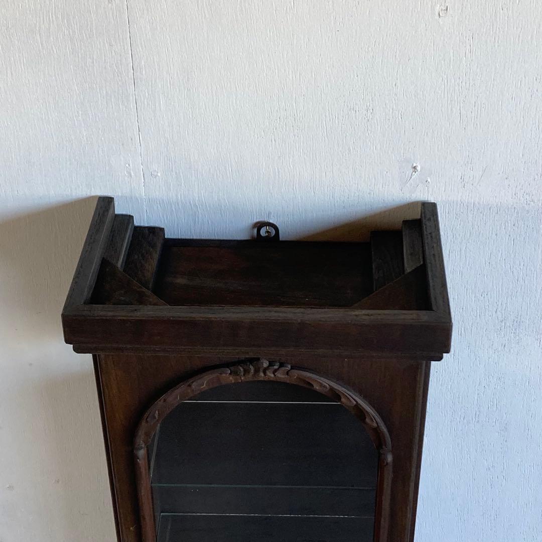 古い壁掛けガラスケース 3段 飾り棚