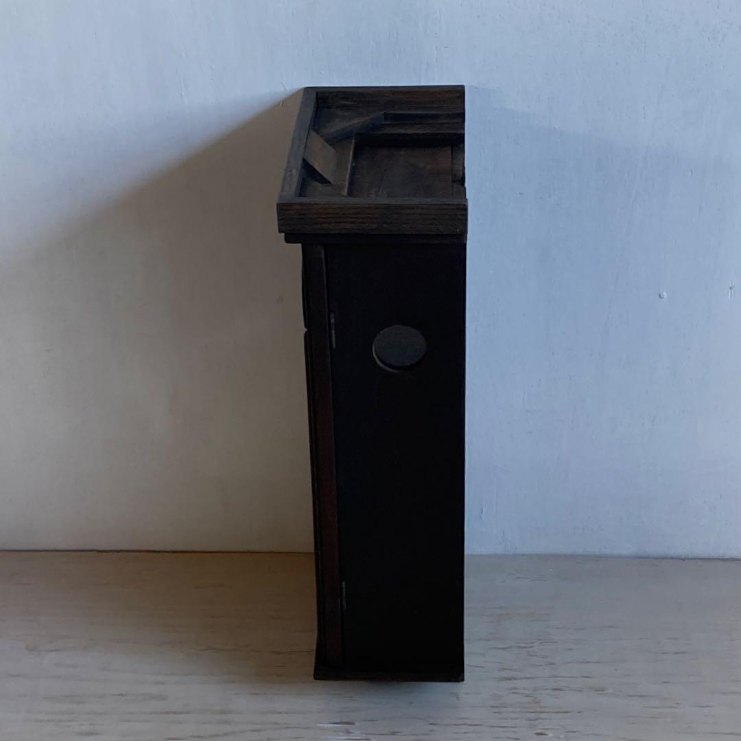 古い壁掛けガラスケース 3段 飾り棚