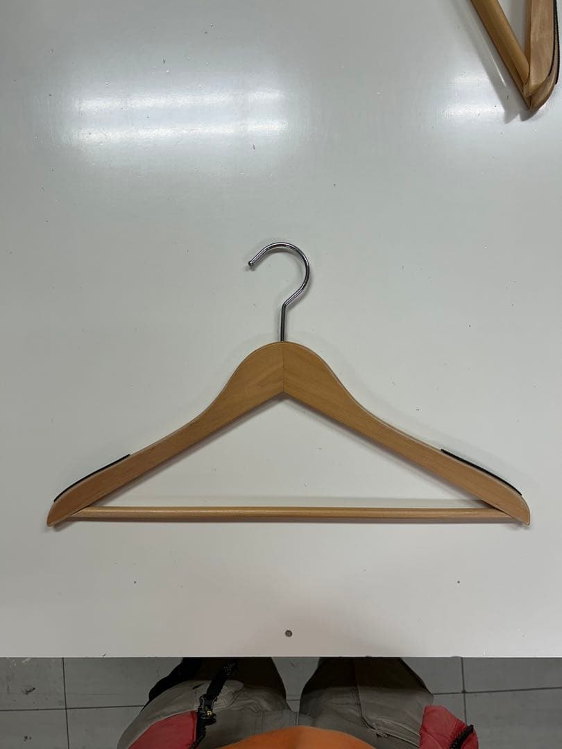 木製衣類ハンガー 88本セット 滑り止め付き