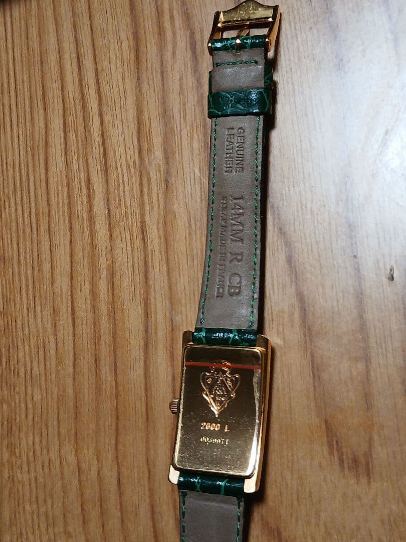 ジャンクGUCCI グリーンレザー腕時計