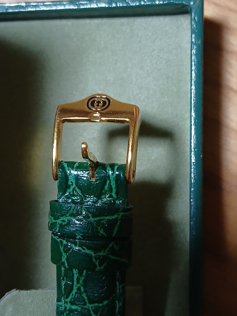 ジャンクGUCCI グリーンレザー腕時計