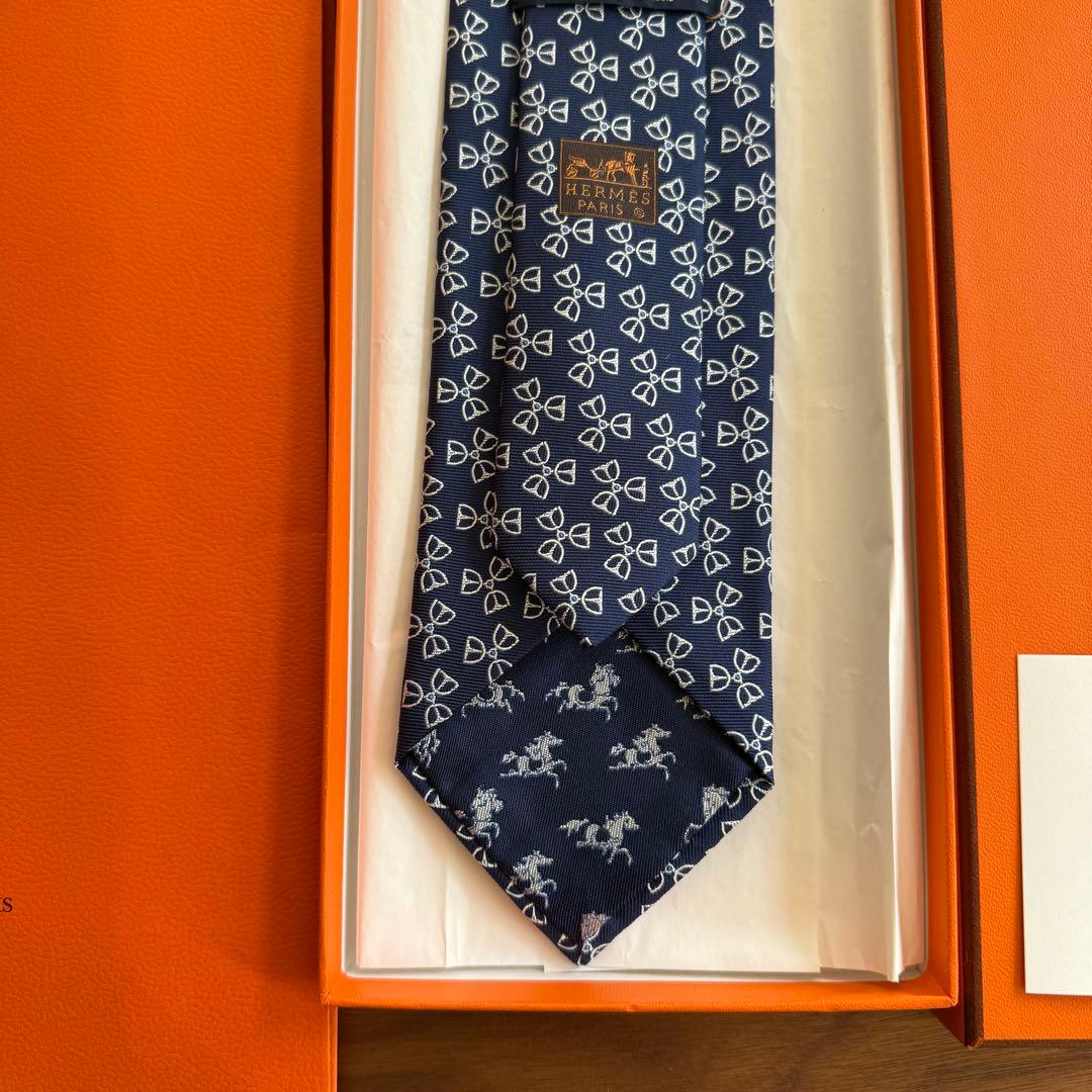 【新品】HERMES（エルメス）　ネクタイ　8cm ネイビー　紺　花柄　タグ付