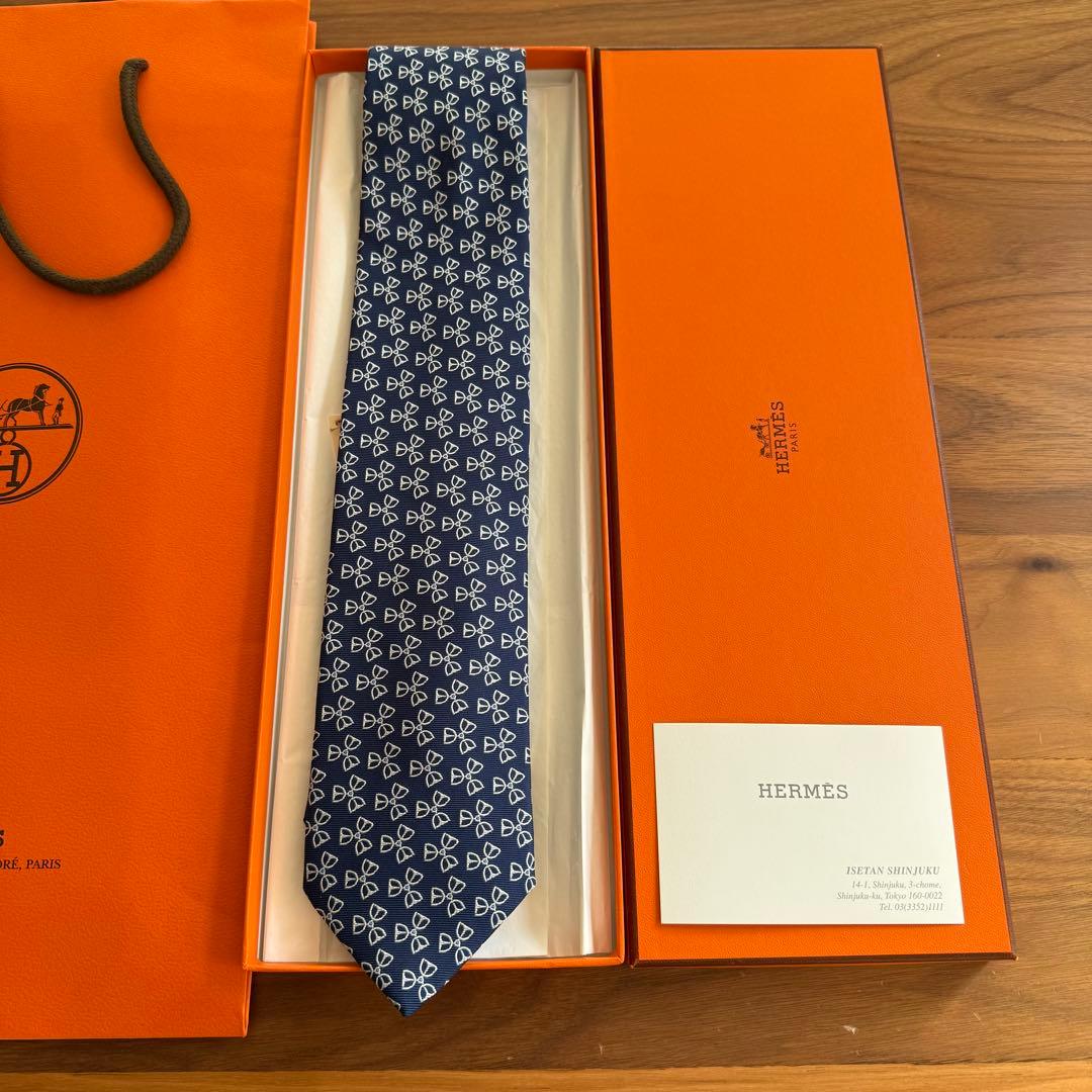 【新品】HERMES（エルメス）　ネクタイ　8cm ネイビー　紺　花柄　タグ付