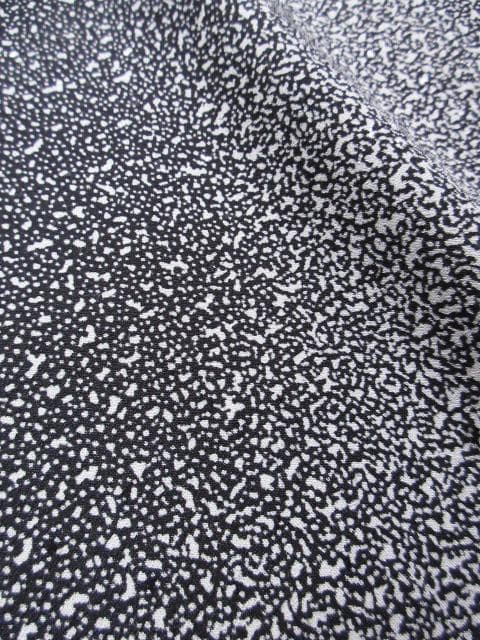 新古品！美品＊黒＆白＊たたき染め＊タテ柄＊粋＆モダン＊着物＊１６１ｃｍ＊裄６５