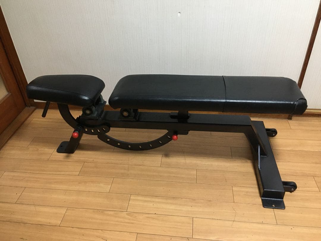 Think Fitness ベンチ　アジャスタブルベンチ　筋トレ