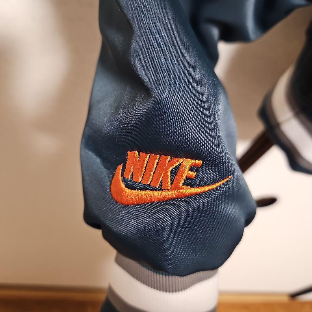 NIKE ダークグリーン　スタジャンMサイズ