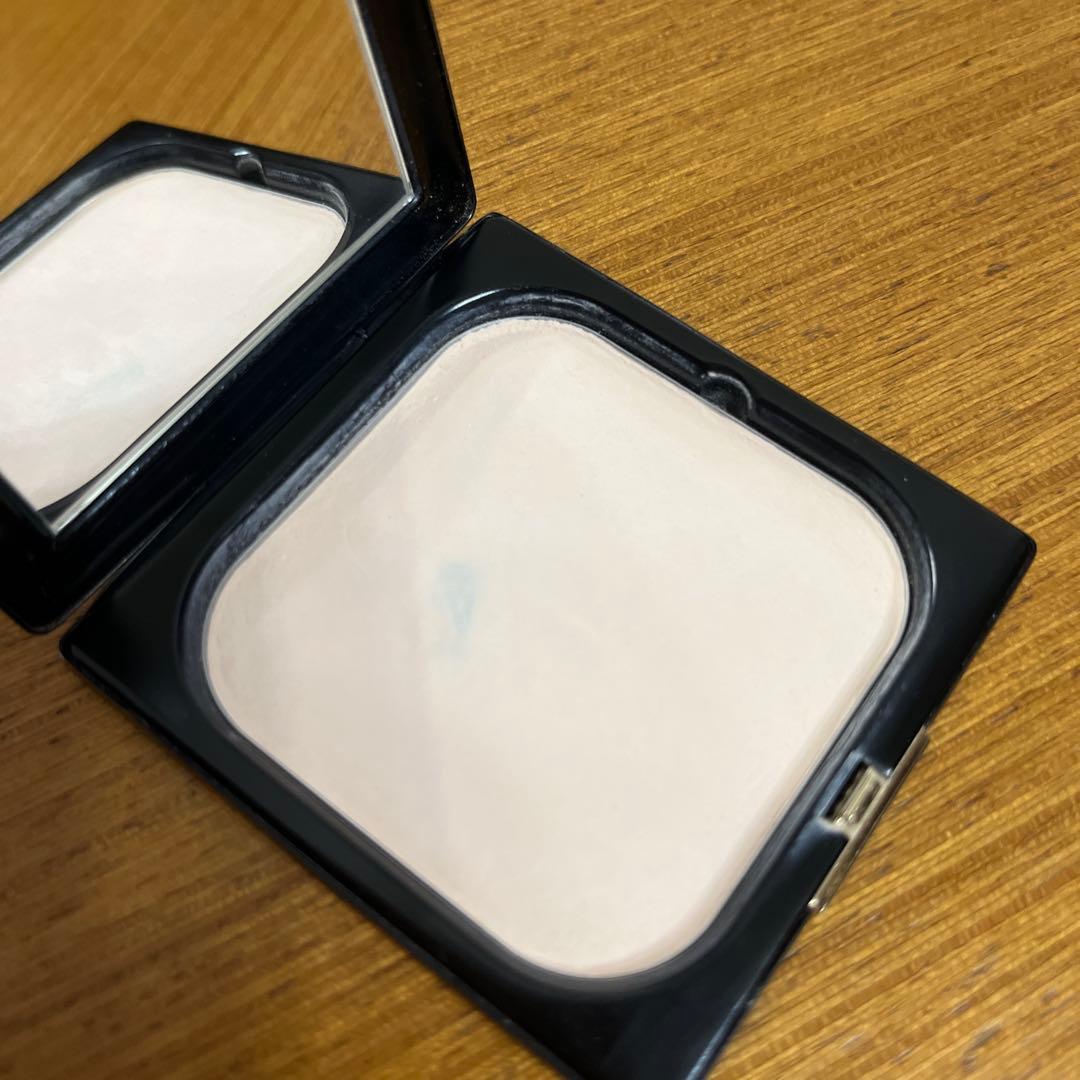 クレドポーボーテ　プードルコンパクトエサンシエルｎ　（エレガントスリム）