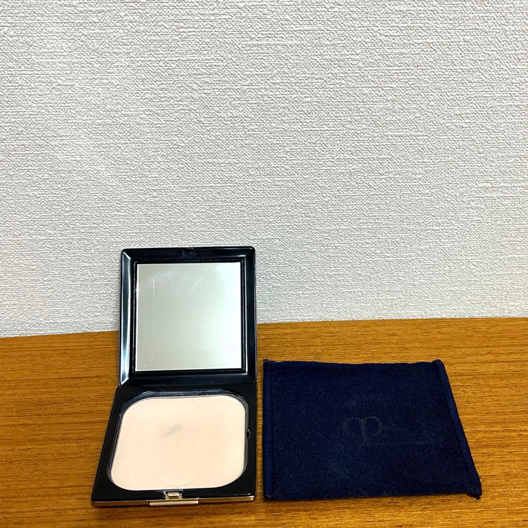 クレドポーボーテ　プードルコンパクトエサンシエルｎ　（エレガントスリム）