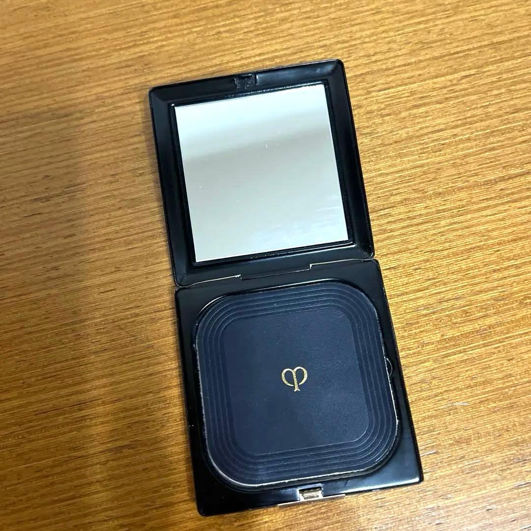 クレドポーボーテ　プードルコンパクトエサンシエルｎ　（エレガントスリム）