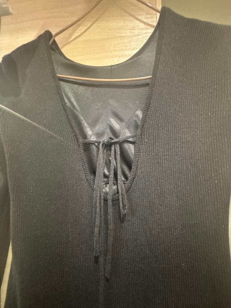 美品 anuans グリッターリブニットワンピース　（BLACK）