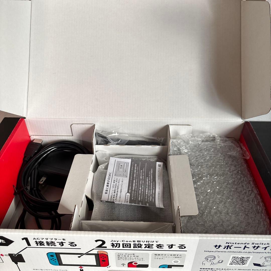 波*様 【ほぼ新品・バッテリー強化版】Nintendo Switch 本体（付属