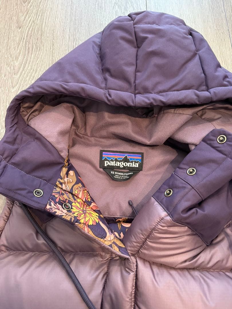 パタゴニア フード付きダウンベスト 紫　XS