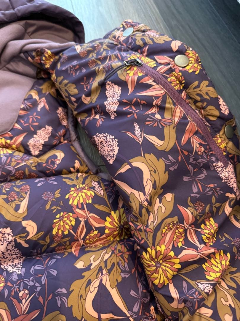 パタゴニア フード付きダウンベスト 紫　XS