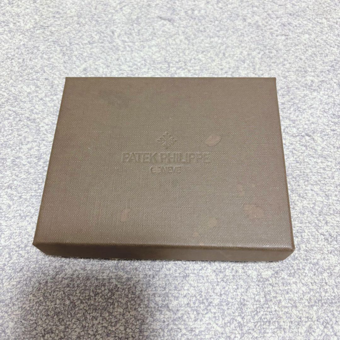 【新品未使用】PATEK PHILIPPE GENEVE 2つ折り財布　ブラウン