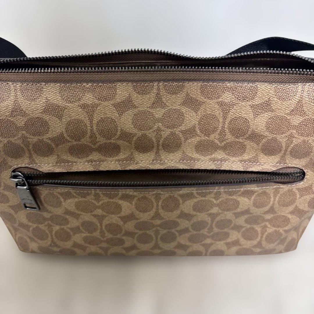 コーチ ショルダーバッグ スヌーピー パッチ付き