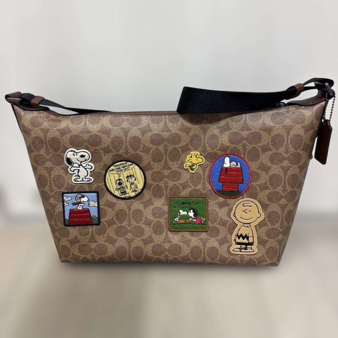 コーチ ショルダーバッグ スヌーピー パッチ付き