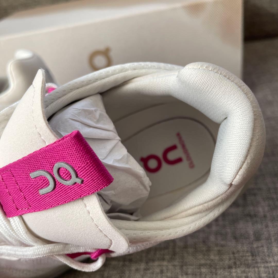 On Cloudnova ホワイト/ピンク スニーカー　新品未使用