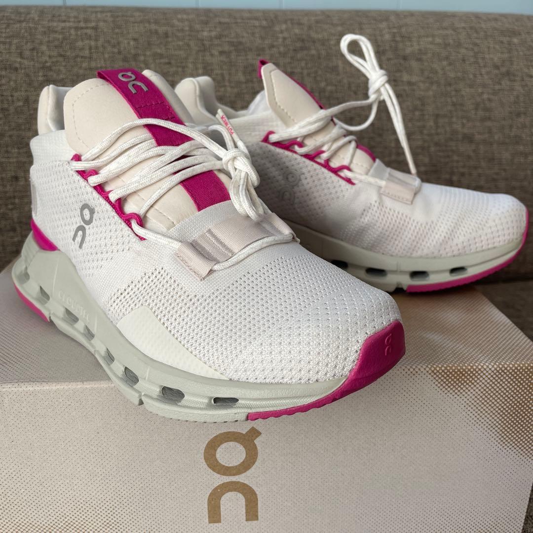 On Cloudnova ホワイト/ピンク スニーカー　新品未使用