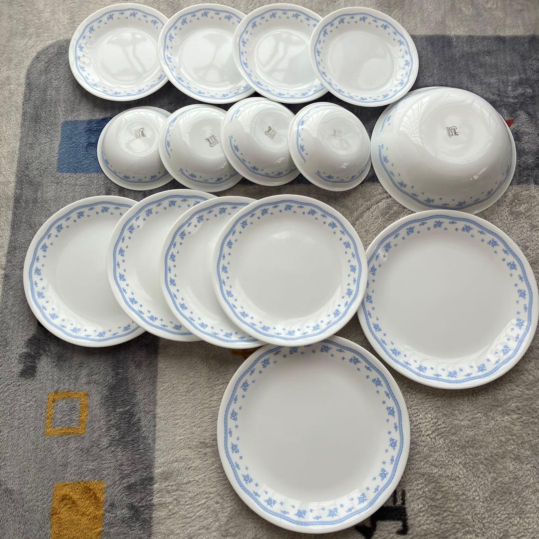 コレール　青い花模様の皿とボウルセット１５枚