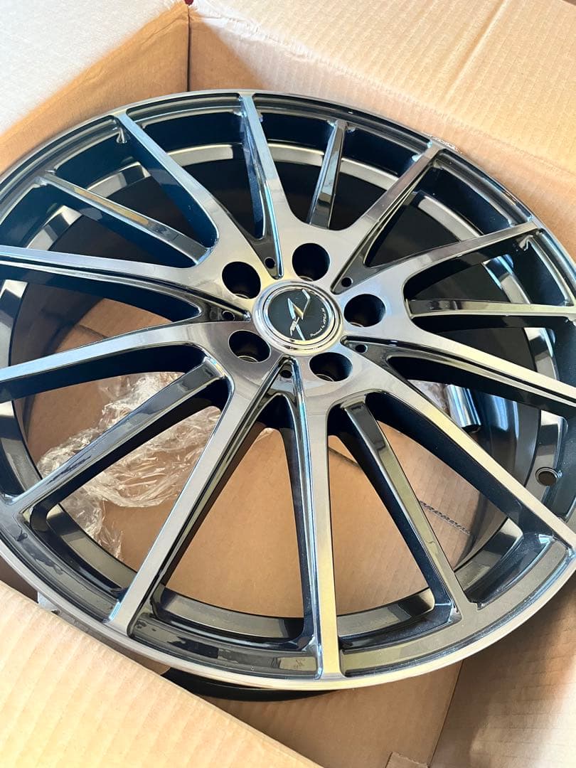 【新品】定価12万 プリウスホイール 18インチ ４本セット 7J PCD100