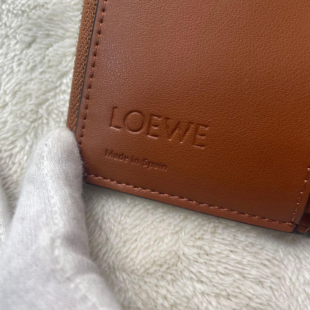 極美品 LOEWE ロエベ トライフォールドウォレット 三つ折り財布 ブラウン
