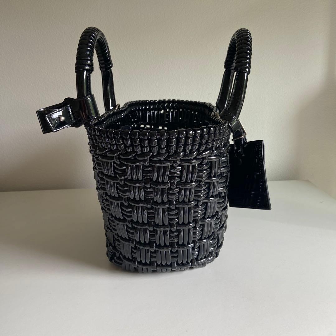 バレンシアガ　BISTRO XS ストラップ付きバスケット　ブラック