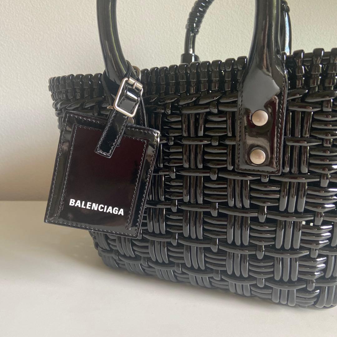 バレンシアガ　BISTRO XS ストラップ付きバスケット　ブラック