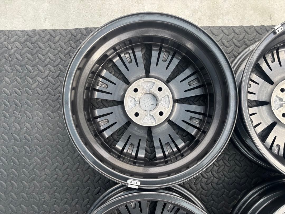 超美品 傷無し スペーシアカスタム 純正 15インチ 4本 新品エアバルブ