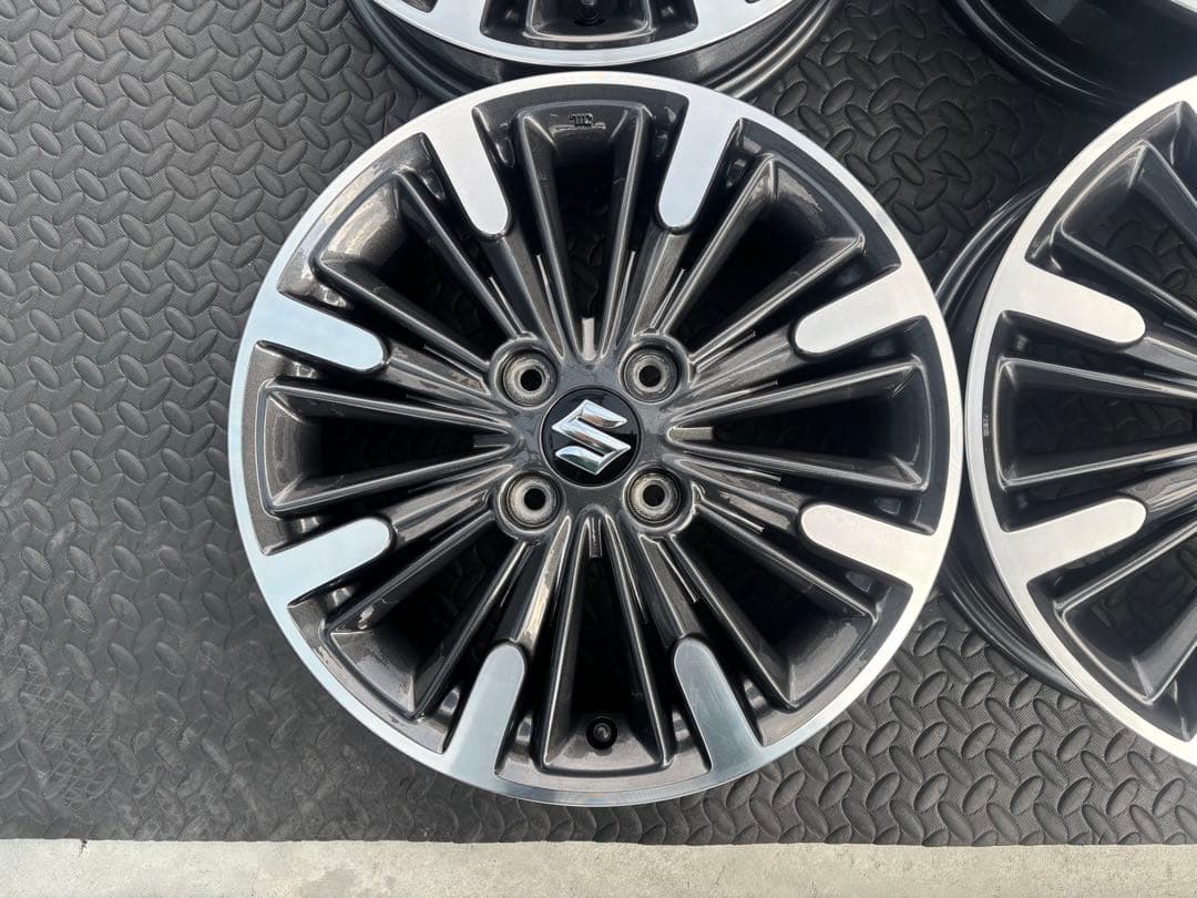 超美品 傷無し スペーシアカスタム 純正 15インチ 4本 新品エアバルブ