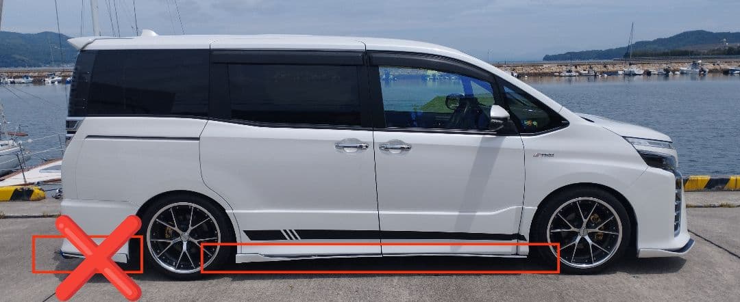 ヴォクシーノアエクスファイア80系自作加工　フィンサイドステップ　2色塗分風白黒