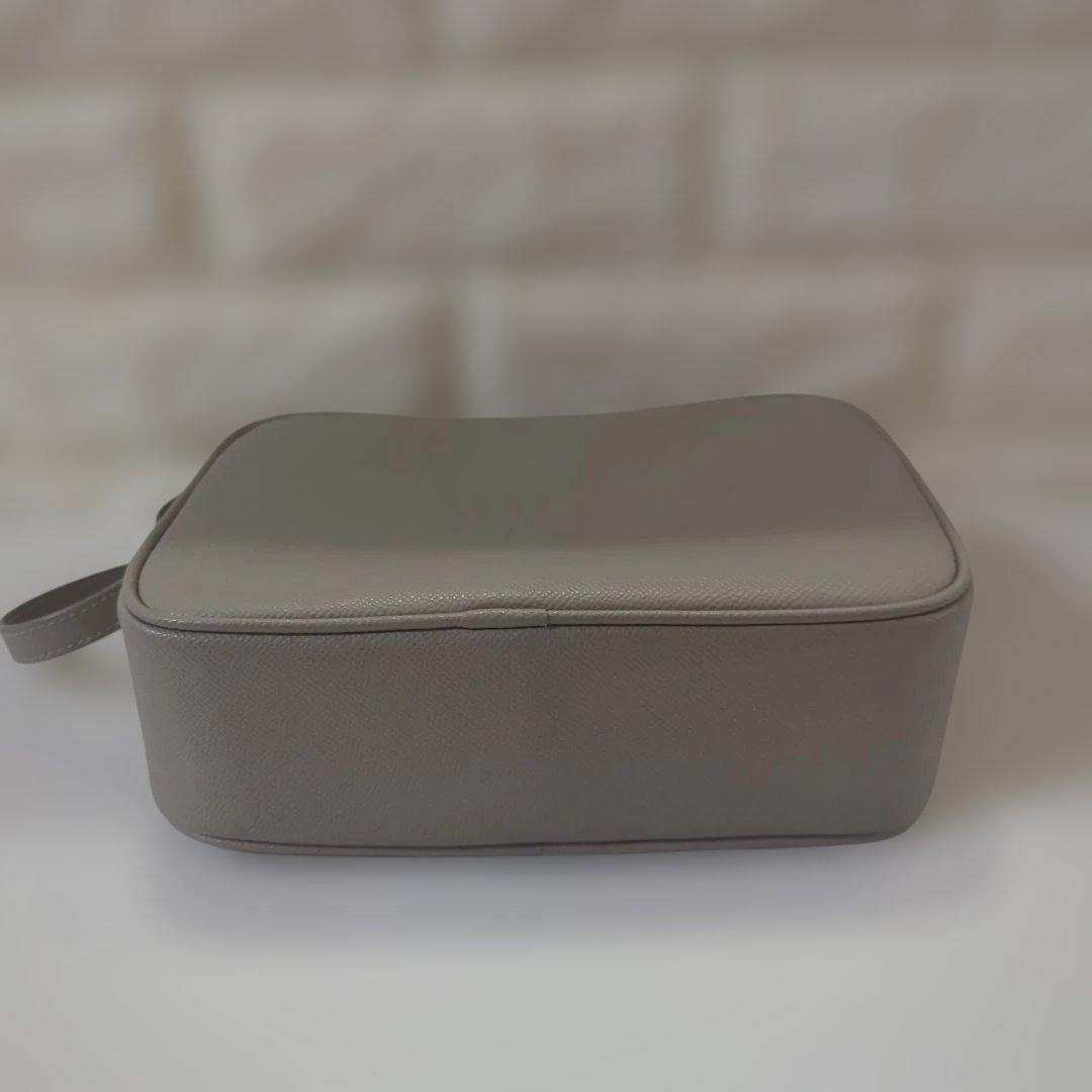 美品　フルラ　リリー　ショルダーバック　肩がけ　斜めがけ　近年モデル