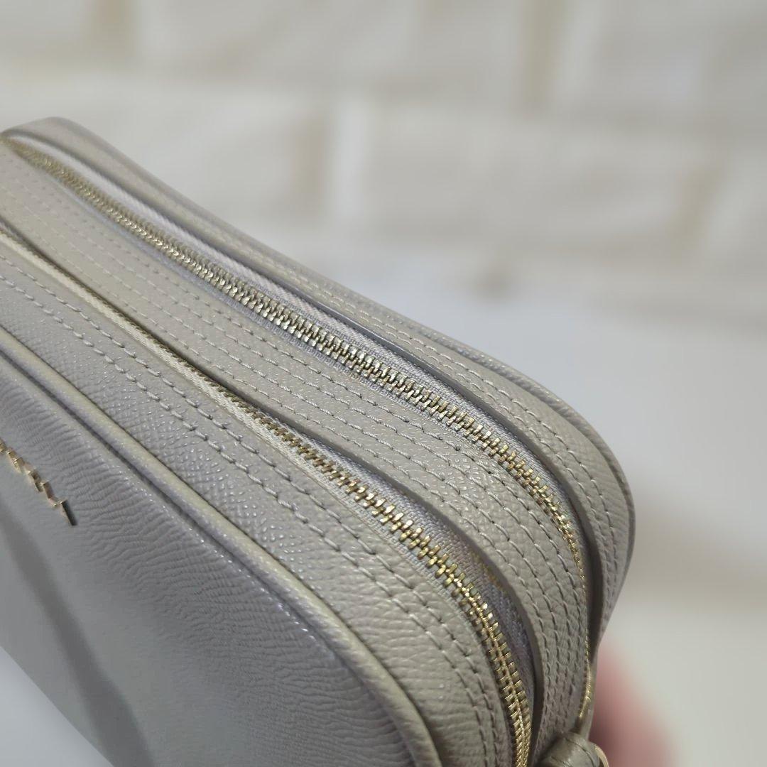 美品　フルラ　リリー　ショルダーバック　肩がけ　斜めがけ　近年モデル