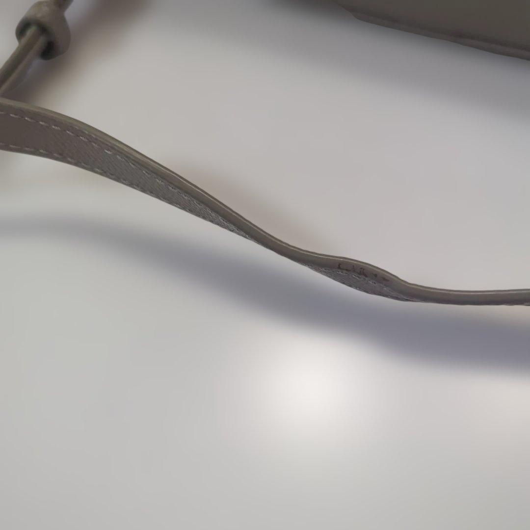 美品　フルラ　リリー　ショルダーバック　肩がけ　斜めがけ　近年モデル