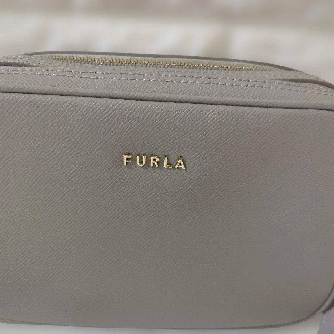 美品　フルラ　リリー　ショルダーバック　肩がけ　斜めがけ　近年モデル