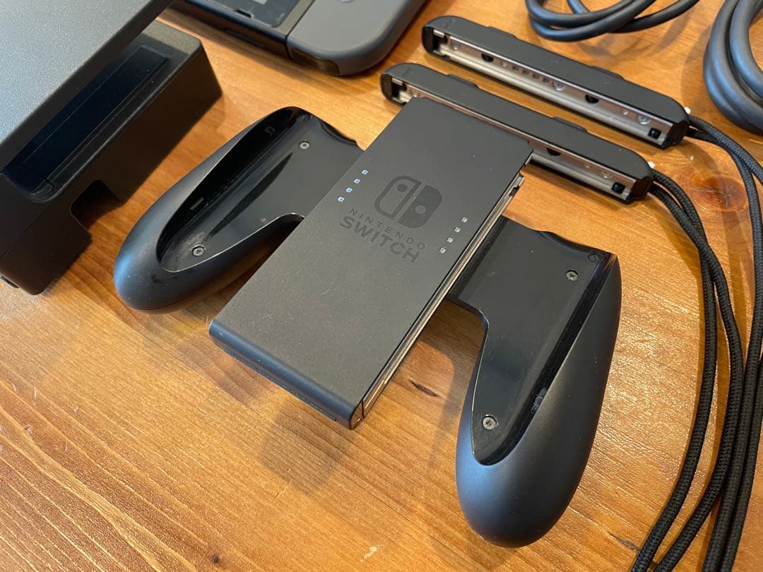 【美品・箱無・SDカード付】Nintendo Switch標準モデル付属品完備