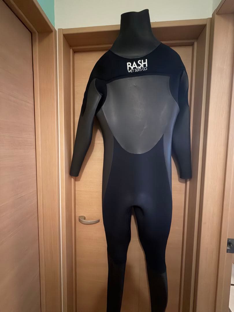 km6、ウエットスーツセミドライRASH ブラック1回着用