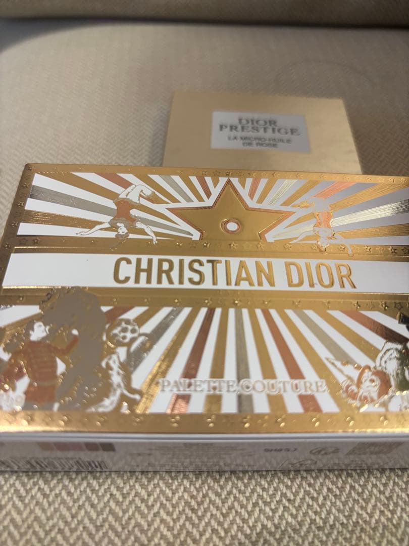 未使用Diorクチュールアイパレットホリデー限定ギフトボックス、サンプル付き