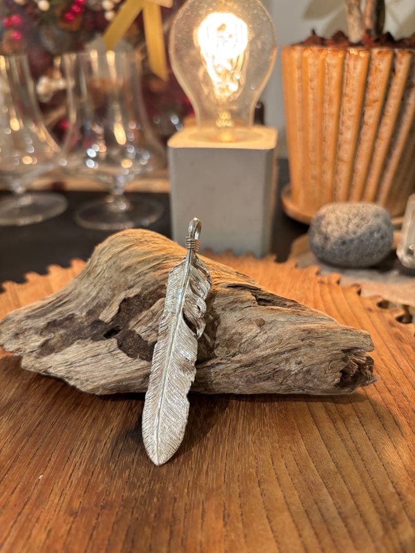 『ミキサー車』buffフェザーネックレス