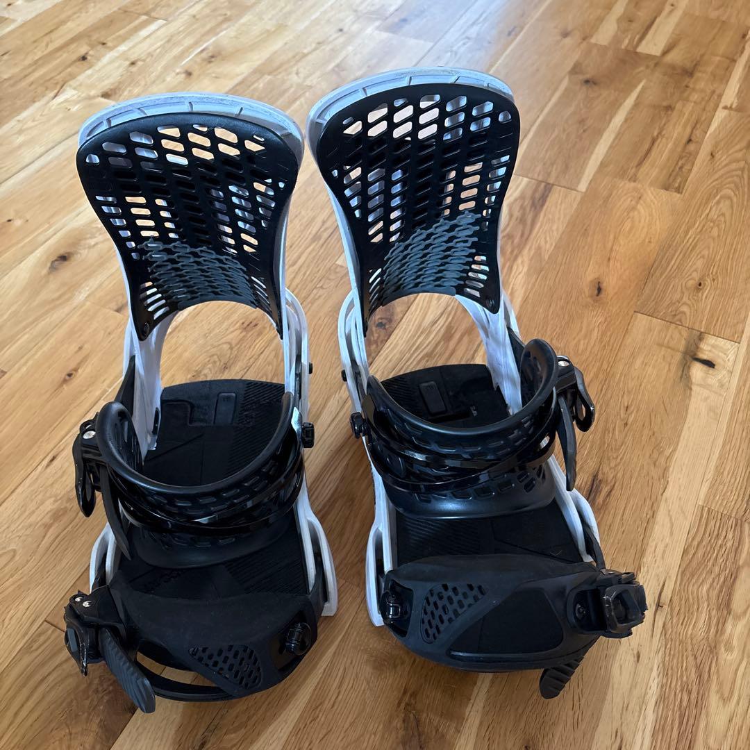 Burton Genesis ビンディング ホワイト/ブラック　Mサイズ