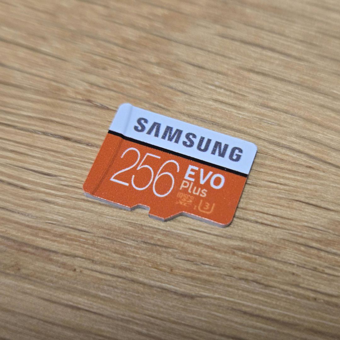 Nintendo Switch 有機ELモデル（ホワイト / microSD付）