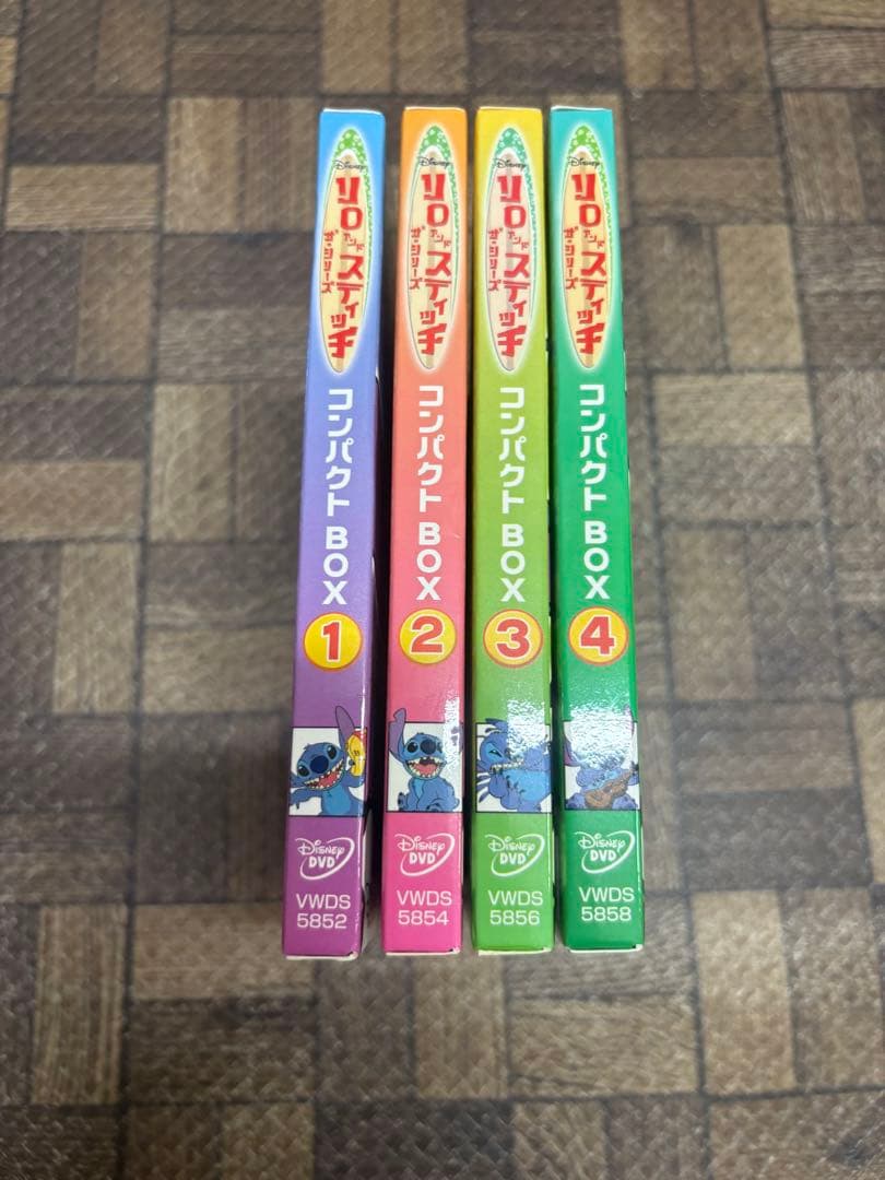 リロ&スティッチ　ザ・シリーズ　コンパクトDVD　4巻セット